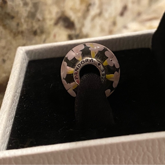 Pandora Hawaii Exclusive Aloha Field of Daisies Murano Flower Lei Charm RARE - Picture 8 of 9